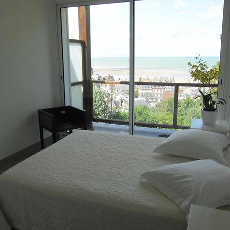 Villa Regina ทรูวิลล์-ซูร์-แมร์ ภายนอก รูปภาพ